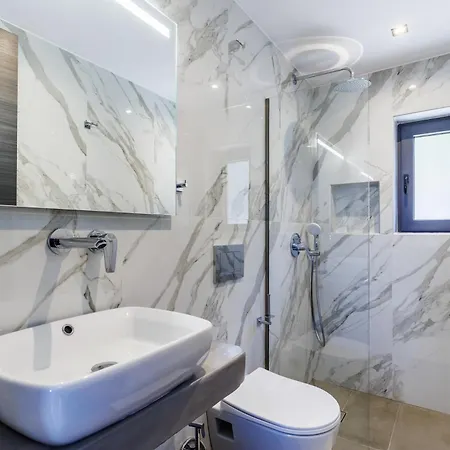 Appartement Ioanna House - Seaside Living, Walk To *