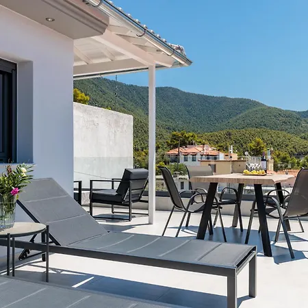 Ioanna House - Seaside Living, Walk To *