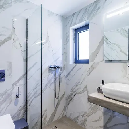 Ioanna House - Seaside Living, Walk To *