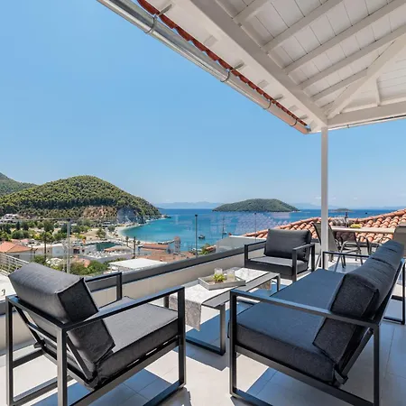 Ioanna House - Seaside Living, Walk To Apartment Neo Klima