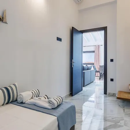 Apartment Ioanna House - Seaside Living, Walk To Neo Klima