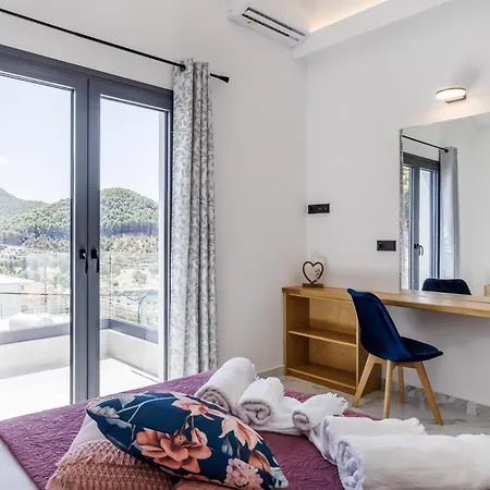 Ioanna House - Seaside Living, Walk To Apartment Neo Klima