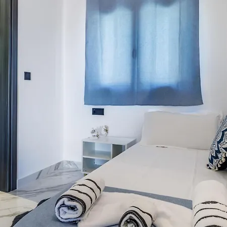 Apartment Ioanna House - Seaside Living, Walk To