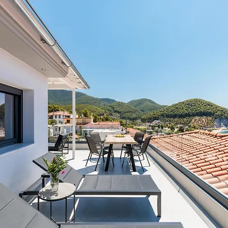 Apartment Ioanna House - Seaside Living, Walk To