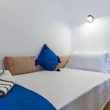 Ioanna House - Seaside Living, Walk To Apartment *