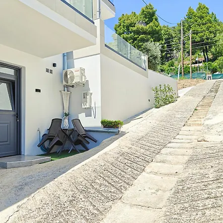 Ioanna House - Seaside Living, Walk To *
